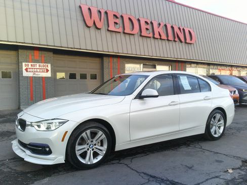 Used 2017 BMW 330i xDrive xDrive image 2