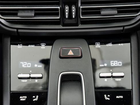 Certified 2024 Porsche Macan GTS image 21