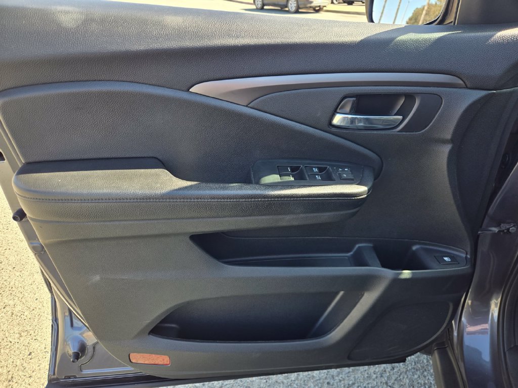 Used 2019 Honda Ridgeline RTL image 17