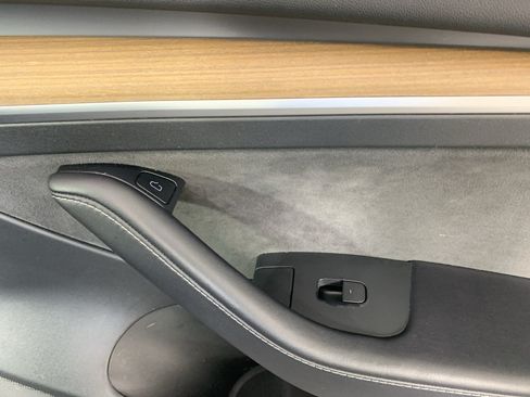 Used 2023 Tesla Model 3 Standard Range RWD image 37
