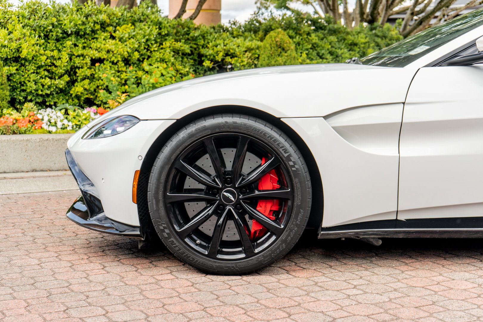 Used 2020 Aston Martin V8 Vantage Coupe RWD image 4