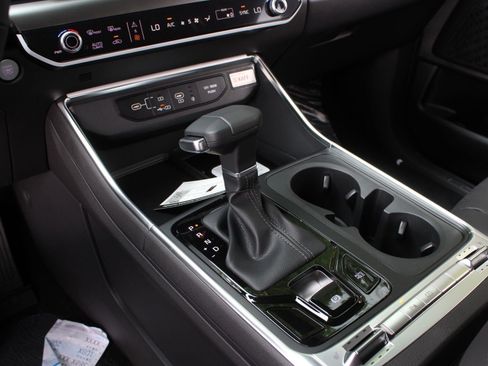 New 2027 Kia Carnival SX w/ Dark Edition Package FWD image 15