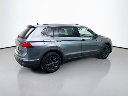 Used 2024 Volkswagen Tiguan SE image 7