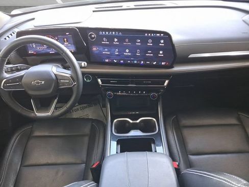 Used 2024 Chevrolet Traverse LT w/ Midnight/Sport Edition FWD image 25