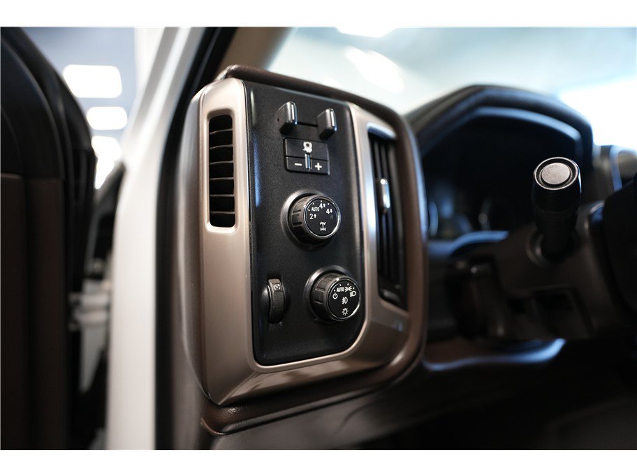 Used 2016 GMC Sierra 1500 Denali w/ Enhanced Driver Alert Package AWD/4WD image 19