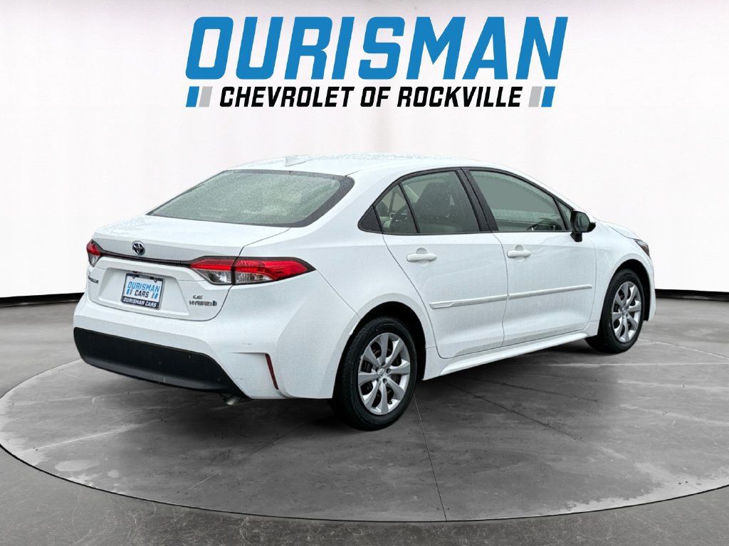 Used 2023 Toyota Corolla LE FWD image 6