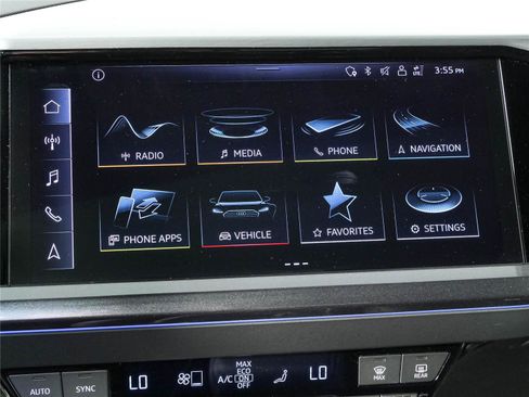 Used 2023 Audi Q4 e-tron Premium Plus w/ Premium Plus AWD/4WD image 13