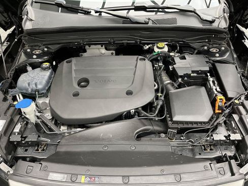 Used 2023 Volvo XC40 B5 Core AWD/4WD image 24