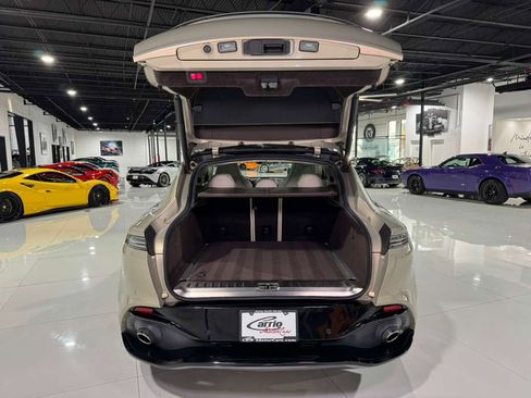 Used 2021 Aston Martin DBX image 40