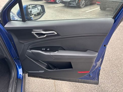 New 2024 Kia Sportage EX image 14