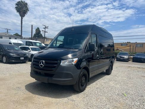 Used 2025 Mercedes-Benz Sprinter 2500 image 1
