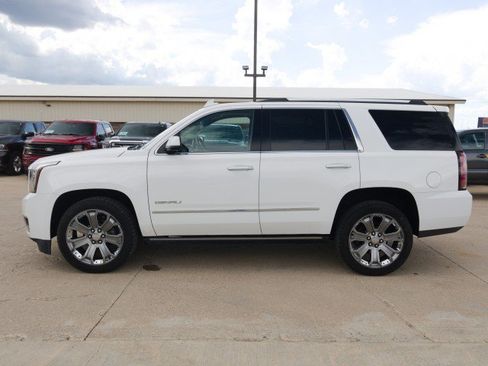 Used 2015 GMC Yukon Denali w/ Premium Package AWD/4WD image 3