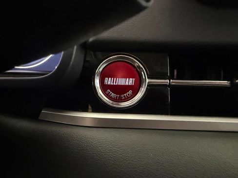 Used 2023 Mitsubishi Outlander SE AWD/4WD image 46