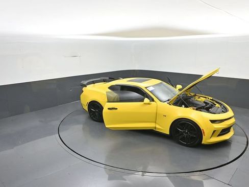 Used 2018 Chevrolet Camaro LT w/ RS Package RWD image 29