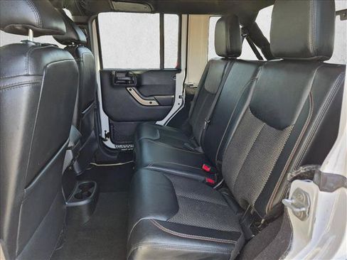 Used 2017 Jeep Wrangler Unlimited Sahara AWD/4WD image 17