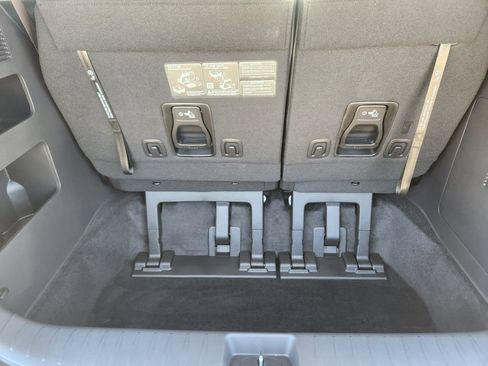 New 2026 Kia Carnival EX FWD image 26
