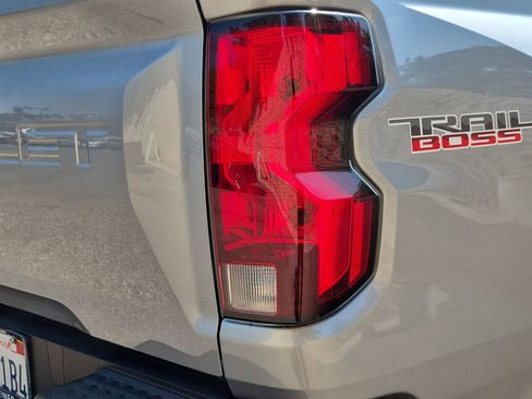 Used 2024 Chevrolet Colorado Trail Boss w/ LPO, Dark Essentials Package AWD/4WD image 11