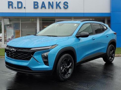 New 2026 Chevrolet Trax LT w/ Sunroof Package image 1