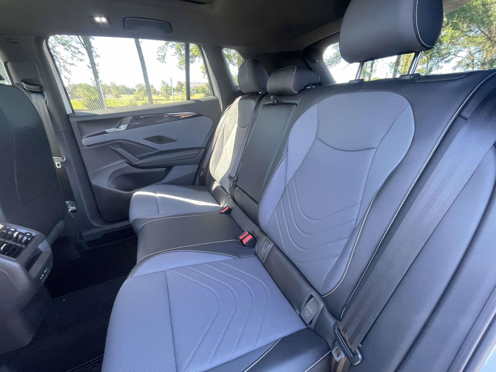 New 2026 Volkswagen Tiguan SE R-Line FWD image 13
