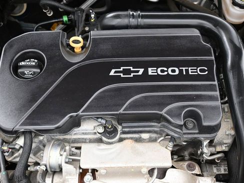 Used 2018 Chevrolet Malibu LT image 38