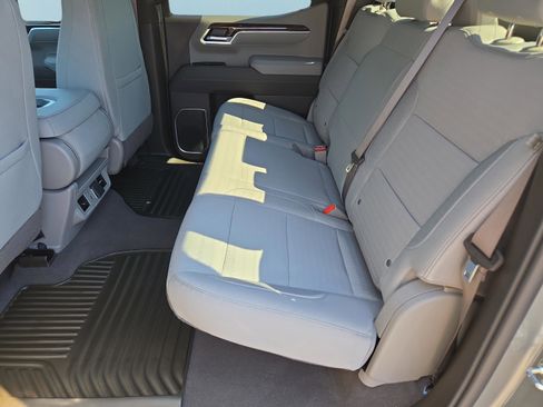 New 2026 GMC Sierra 1500 SLE image 16