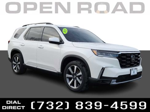 Used 2023 Honda Pilot Touring image 1