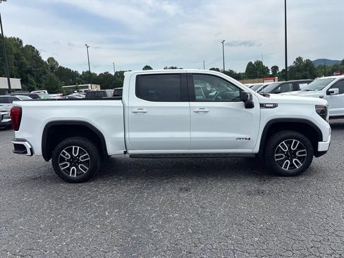 Used 2024 GMC Sierra 1500 AT4 w/ AT4 Premium Package AWD/4WD image 9