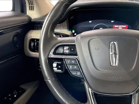 Used 2022 Lincoln Nautilus Reserve AWD/4WD image 17