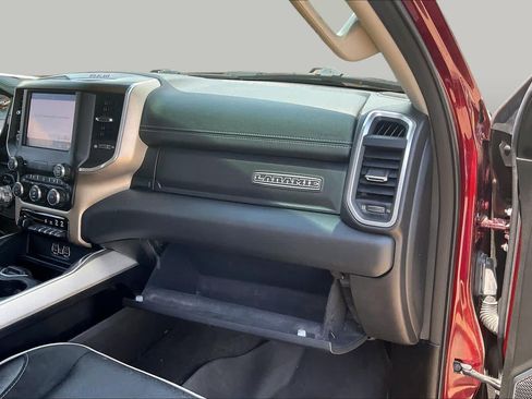 Used 2022 RAM 1500 Laramie AWD/4WD image 18