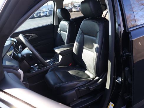 Used 2021 Chevrolet Traverse LS w/ LPO, Blackout Package image 30