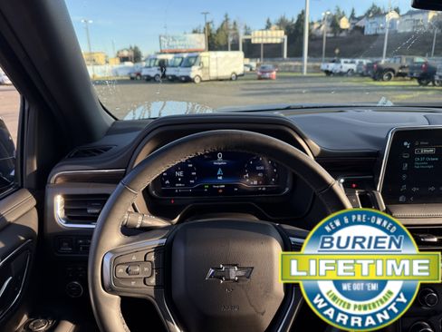 Used 2023 Chevrolet Suburban Z71 w/ Z71 Off-Road Package image 12