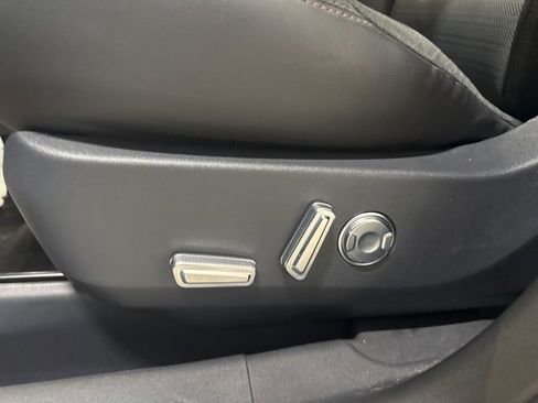 Used 2024 Lincoln Nautilus Reserve w/ Equipment Group 202A image 26