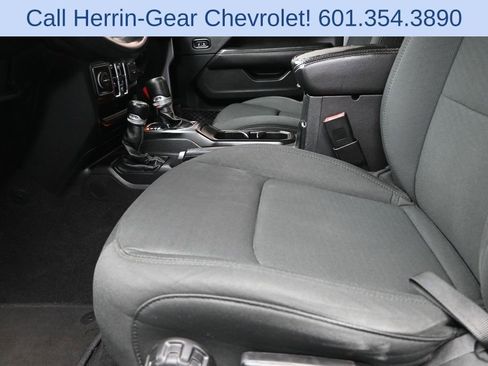 Used 2021 Jeep Wrangler Unlimited Sahara AWD/4WD image 13