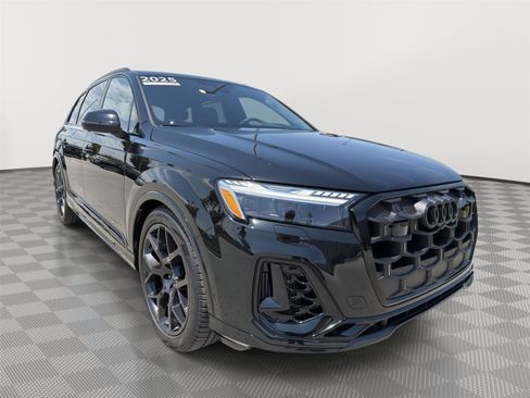 Certified 2025 Audi SQ7 Prestige w/ Prestige Package AWD/4WD image 7