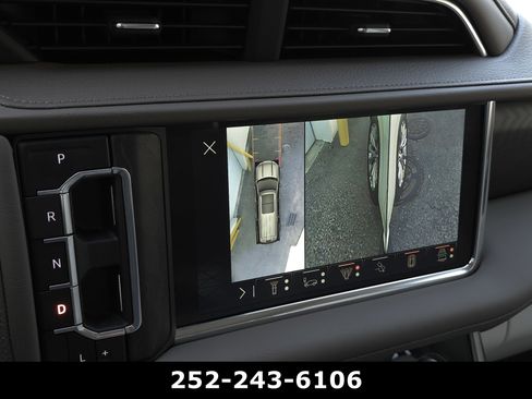 Used 2024 GMC Yukon XL Denali w/ Advanced Technology Package image 21