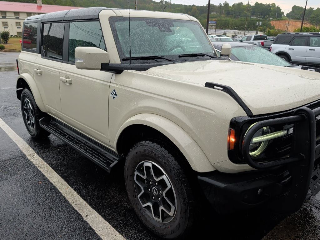 Used 2025 Ford Bronco Outer Banks AWD/4WD image 11