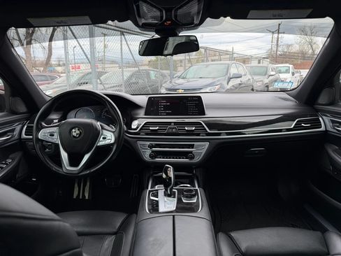 Used 2019 BMW 750i xDrive w/ Executive Package AWD/4WD image 15