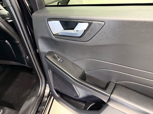 Used 2025 Ford Escape ST-Line image 27