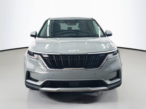 Used 2023 Kia Carnival EX FWD image 2