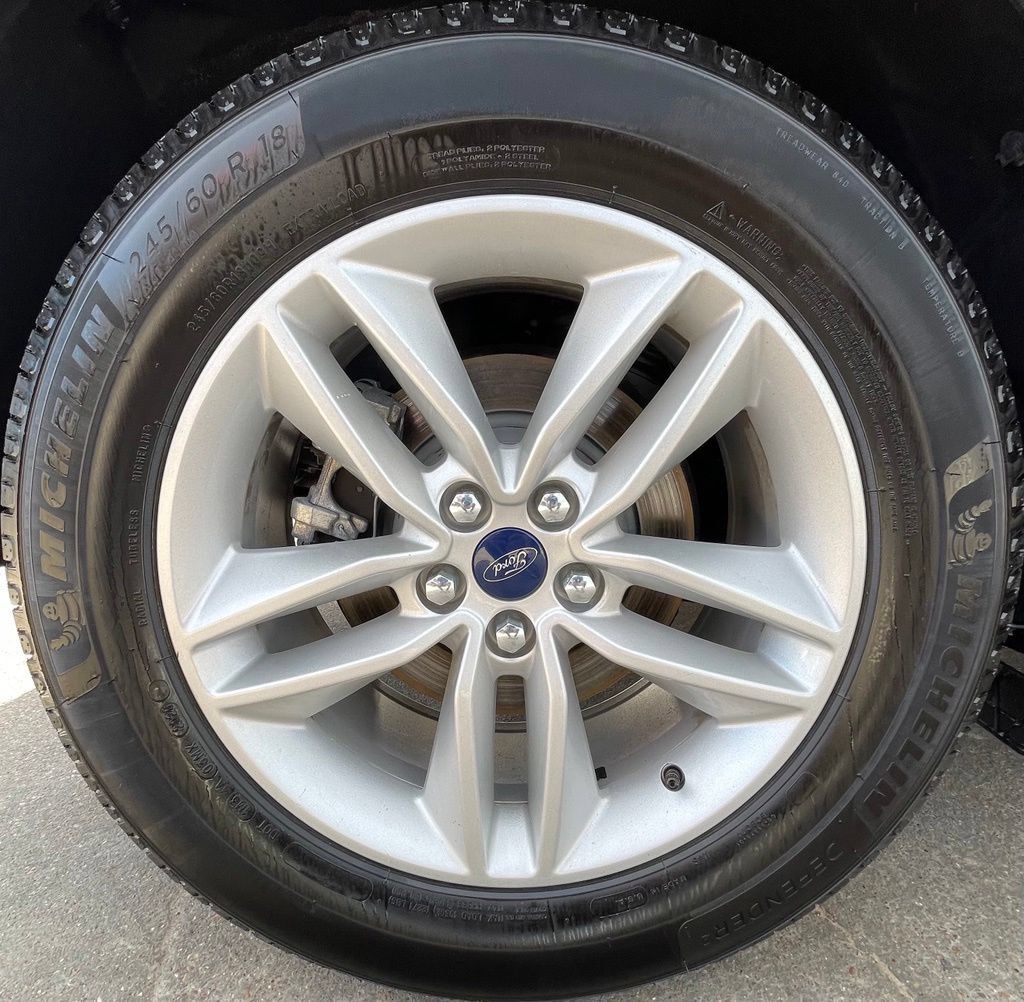 Used 2017 Ford Edge SEL w/ Equipment Group 201A FWD image 14