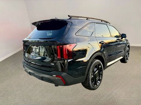 Used 2025 Kia Sorento SX Prestige w/ Olive Brown Leather Package image 8