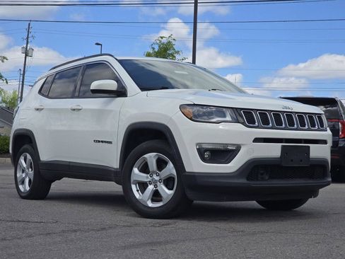 Used 2018 Jeep Compass Latitude w/ Popular Equipment Group image 1