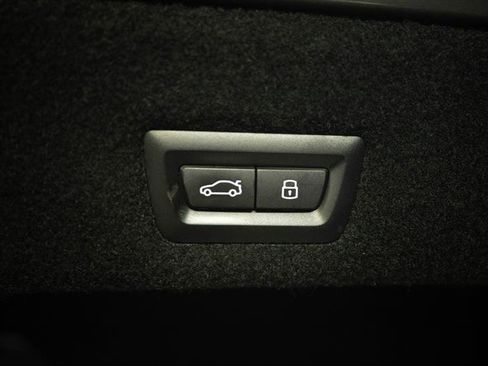 Used 2023 BMW 760i xDrive AWD/4WD image 8