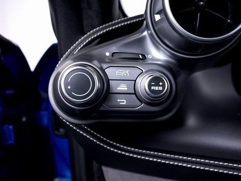 Used 2023 Ferrari F8 Tributo image 40