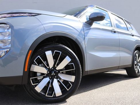 New 2026 Mitsubishi Outlander SE image 40