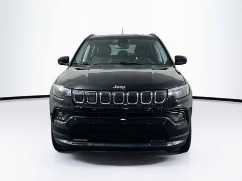 Used 2022 Jeep Compass Latitude AWD/4WD image 2