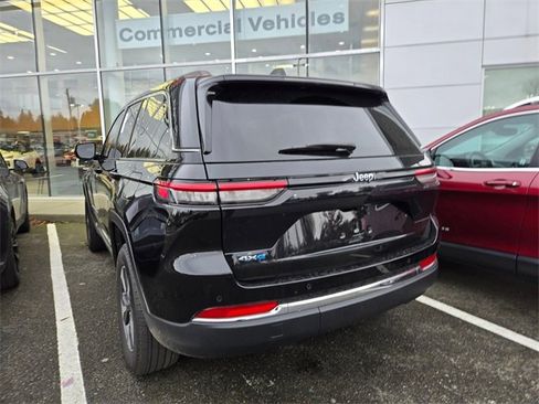 Used 2022 Jeep Grand Cherokee Limited 4xe image 5