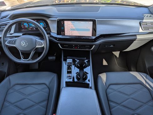 Certified 2024 Volkswagen Atlas Cross Sport SE w/ Panoramic Sunroof Package FWD image 16