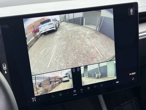 Used 2023 Tesla Model X image 25