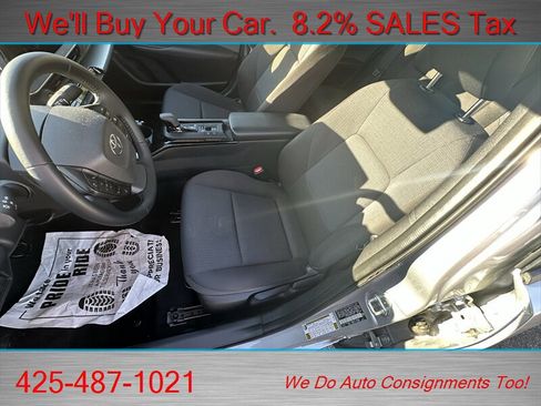 Used 2024 Toyota Prius LE image 10